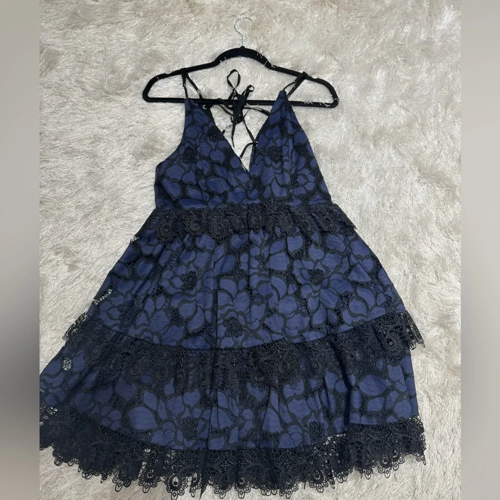 RUFFLE LACE DRESS - Picture 1 of 3